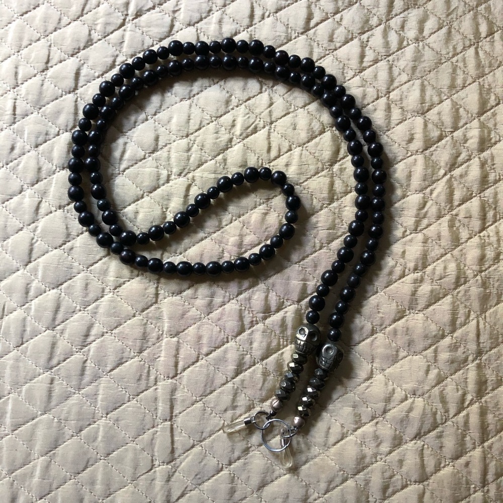 Black Beaded Necklace with Skulls